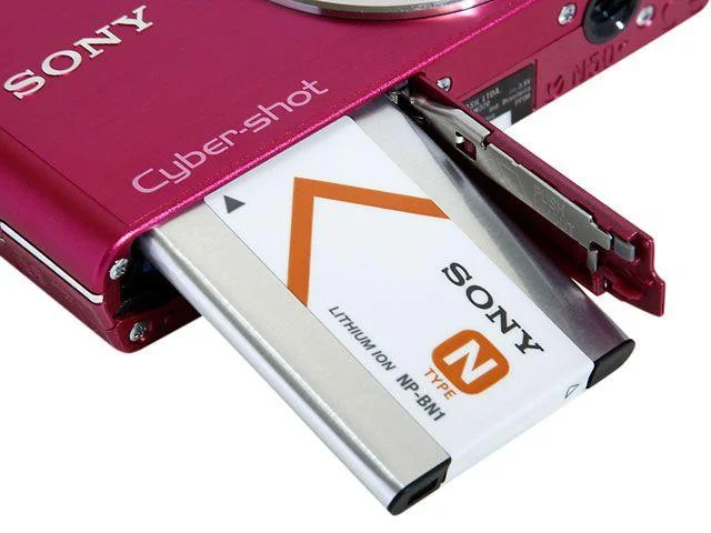 Câmera Digital Sony Cyber-shot DSC-W320 14.1MP